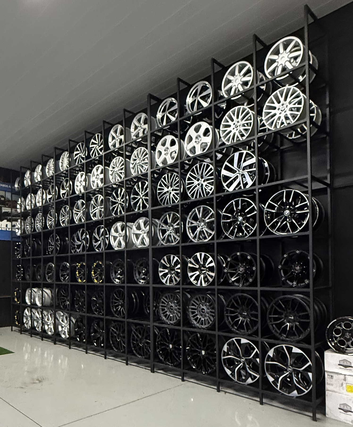 Expositor de Rodas Automotivas